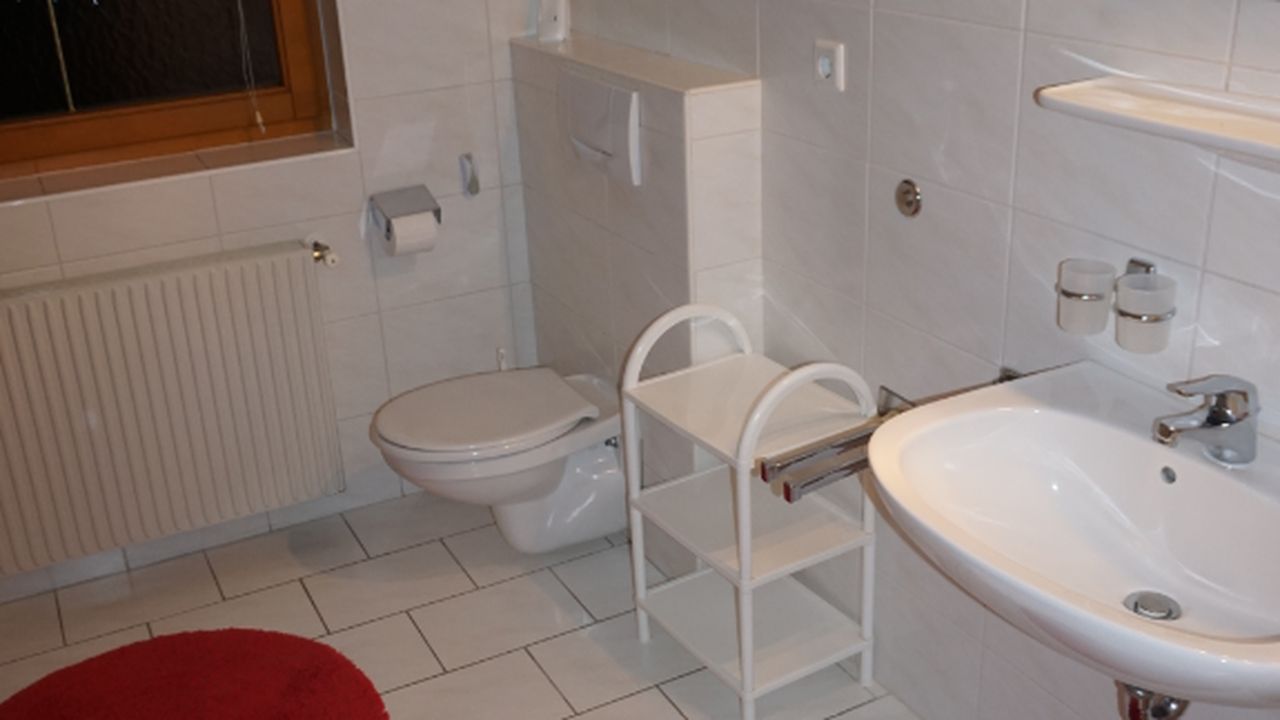 großes Badezimmer großes Badezimmer
